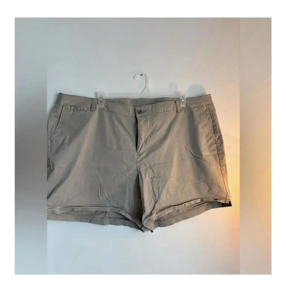 Lot Of 2 Pairs Of Lane Bryant Plus Size Shorts Size 26 Navy NWT Khaki - Picture 3 of 5